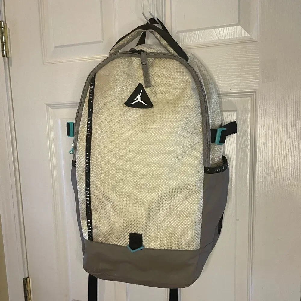 NIKE AIR  JORDAN JUMP MAN  15'' INCH LAP TOP POCKET BACK PACK beige &gray nylon